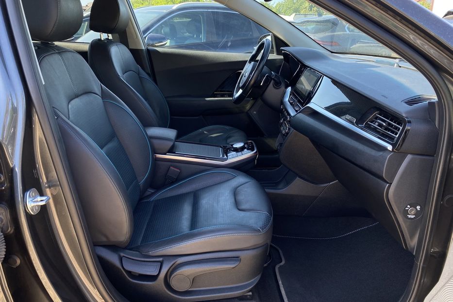 Продам Kia Niro 64кВт Макс.компл.Prestige Люк 2021 года в Львове