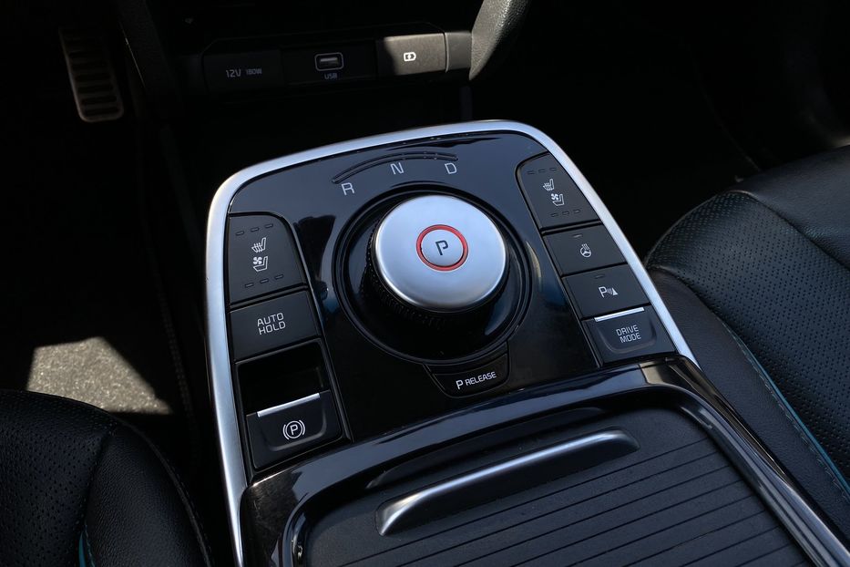 Продам Kia Niro 64кВт Макс.компл.Prestige Люк 2021 года в Львове