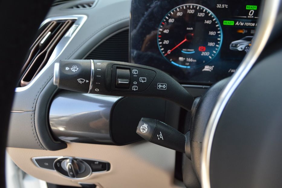 Продам Mercedes-Benz EQC 2021 года в Одессе