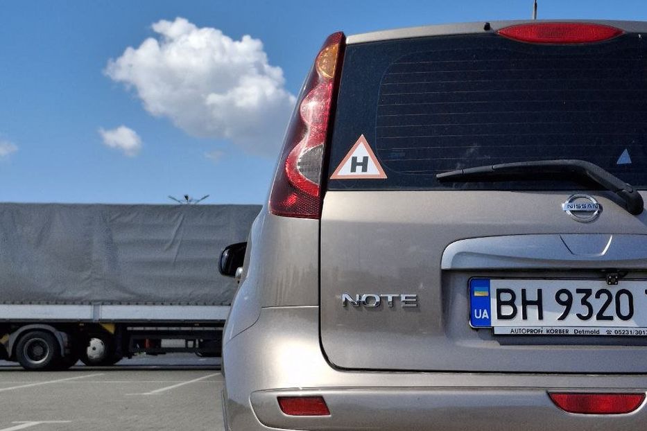 Продам Nissan Note офицал 2011 года в Одессе