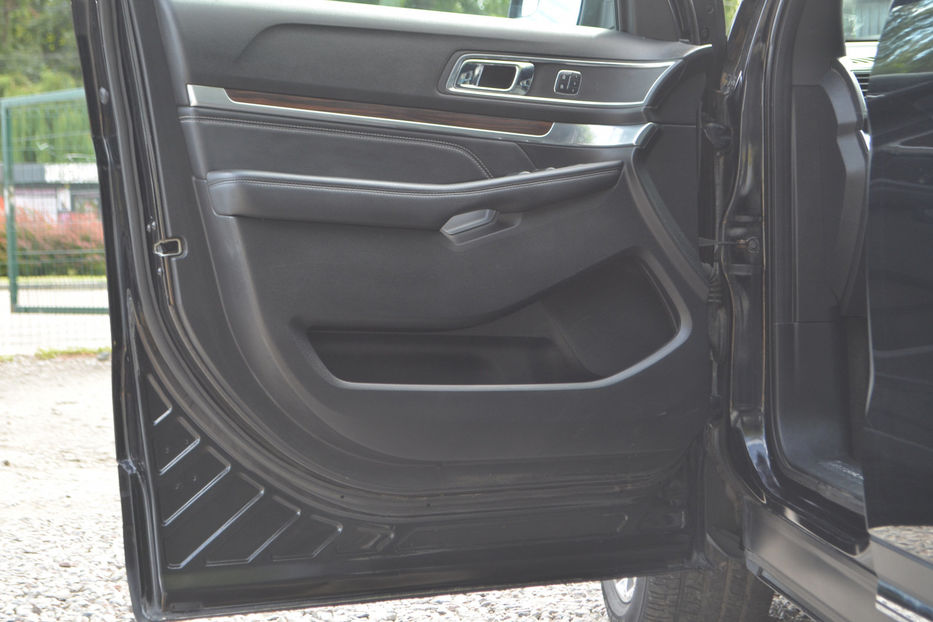 Продам Ford Explorer 2018 года в Киеве