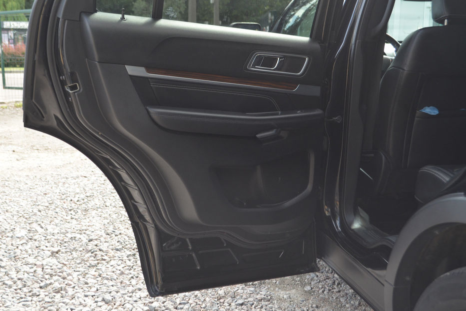 Продам Ford Explorer 2018 года в Киеве
