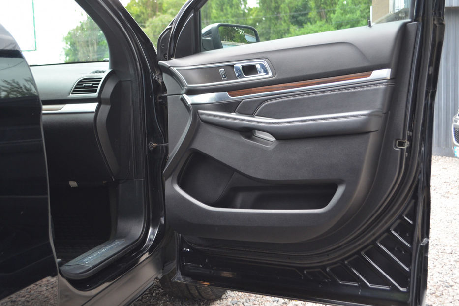 Продам Ford Explorer 2018 года в Киеве
