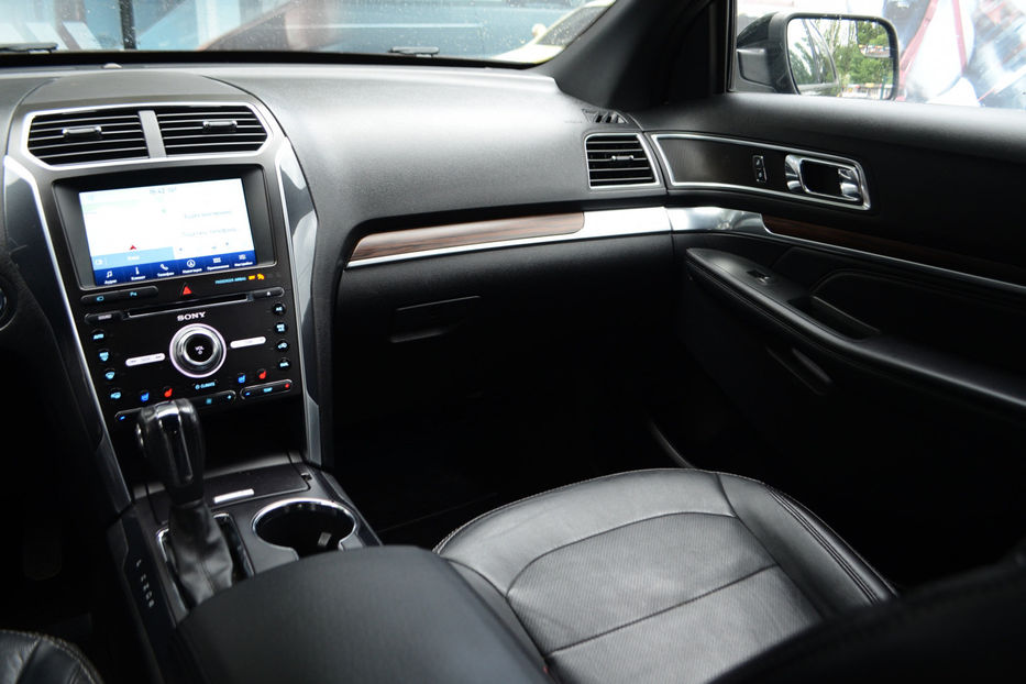 Продам Ford Explorer 2018 года в Киеве