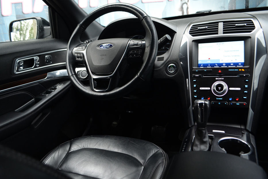 Продам Ford Explorer 2018 года в Киеве