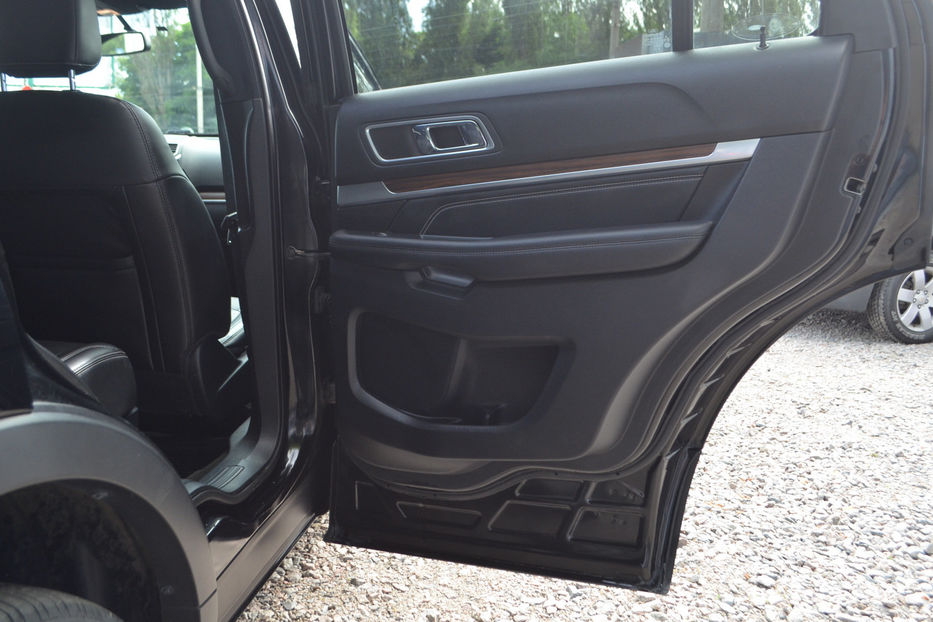Продам Ford Explorer 2018 года в Киеве