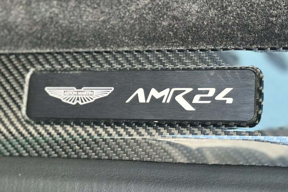 Продам Aston Martin DBS DBX 707 AMR 24 2025 года в Киеве