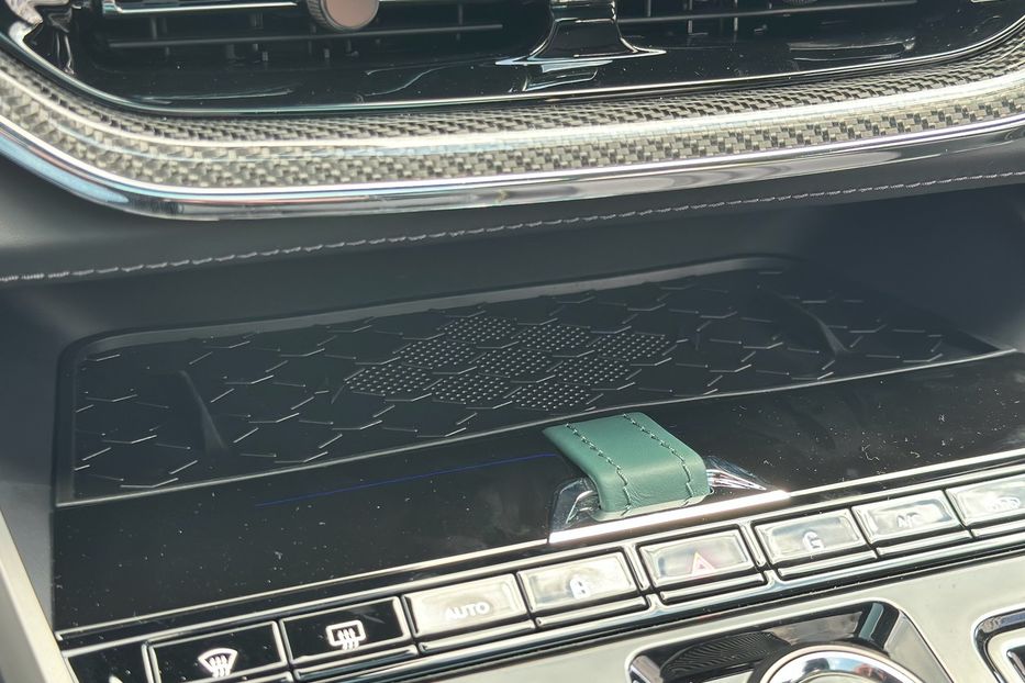 Продам Aston Martin DBS DBX 707 AMR 24 2025 года в Киеве