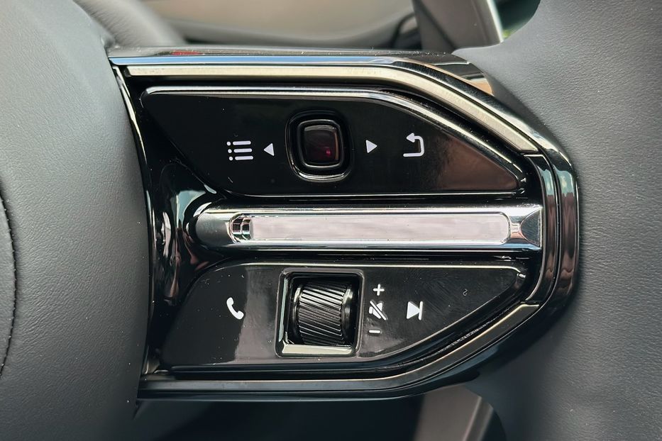 Продам Aston Martin DBS DBX 707 AMR 24 2025 года в Киеве
