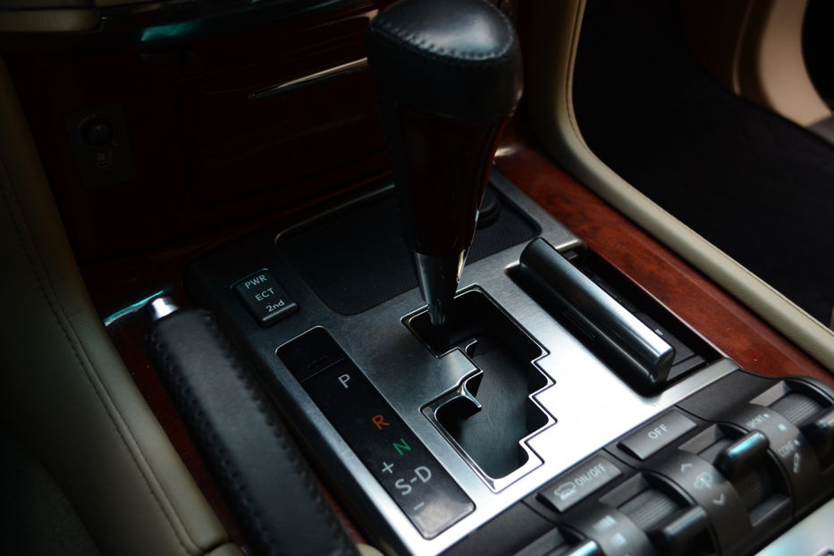 Продам Lexus LX 570 2008 года в Киеве