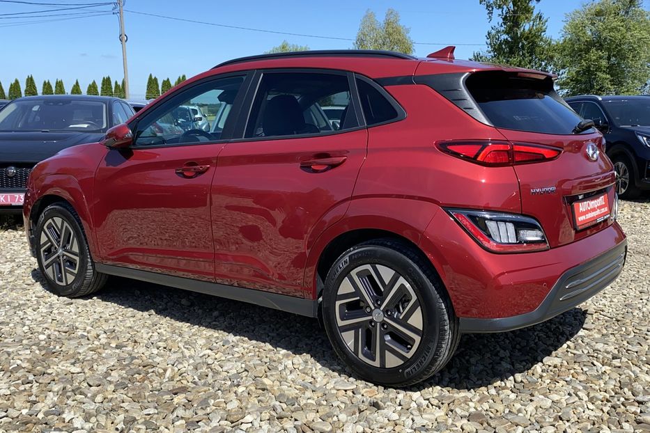 Продам Hyundai Kona 64кВт Проекція Підігрів сидінь 2021 года в Львове