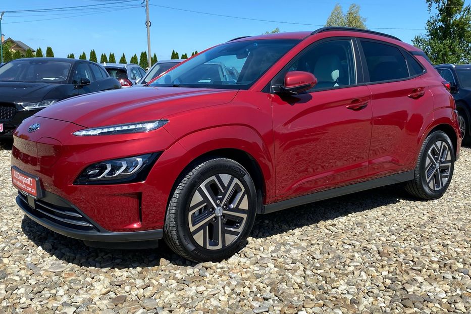 Продам Hyundai Kona 64кВт Проекція Підігрів сидінь 2021 года в Львове