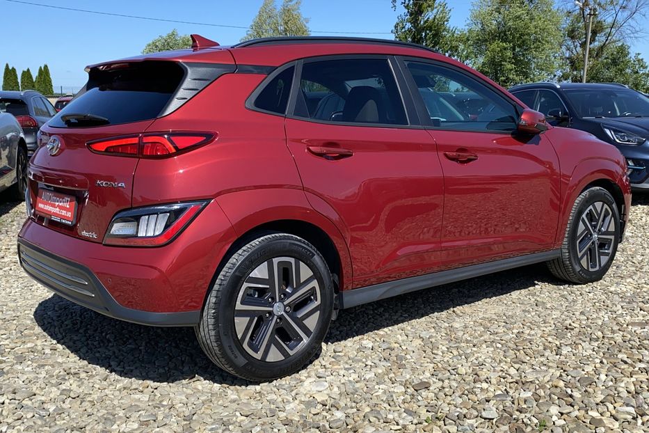 Продам Hyundai Kona 64кВт Проекція Підігрів сидінь 2021 года в Львове