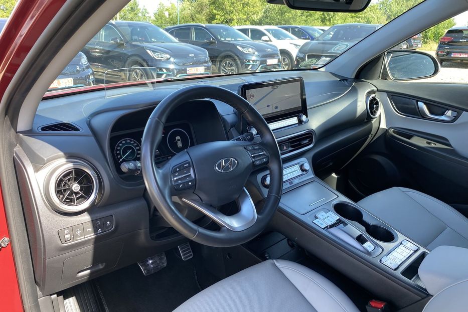 Продам Hyundai Kona 64кВт Проекція Підігрів сидінь 2021 года в Львове