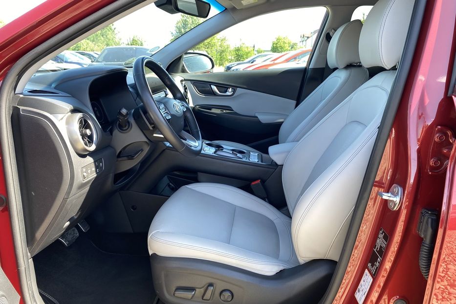 Продам Hyundai Kona 64кВт Проекція Підігрів сидінь 2021 года в Львове