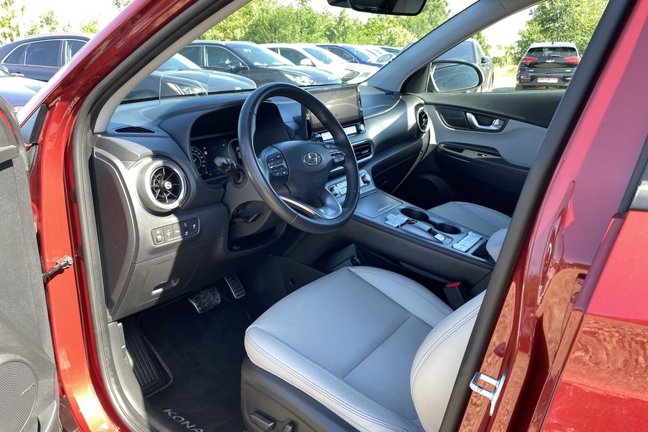 Продам Hyundai Kona 64кВт Проекція Підігрів сидінь 2021 года в Львове