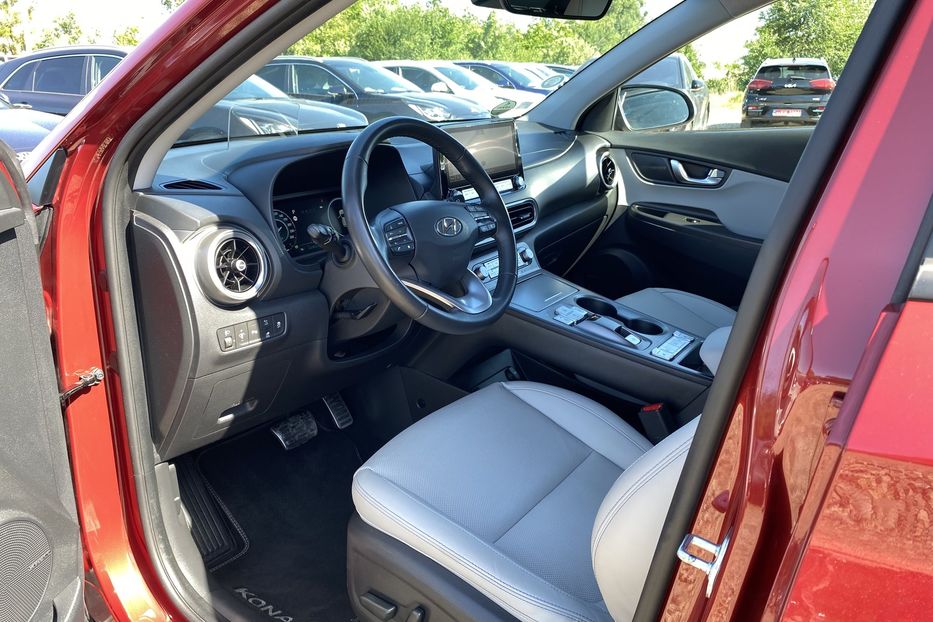 Продам Hyundai Kona 64кВт Проекція Підігрів сидінь 2021 года в Львове
