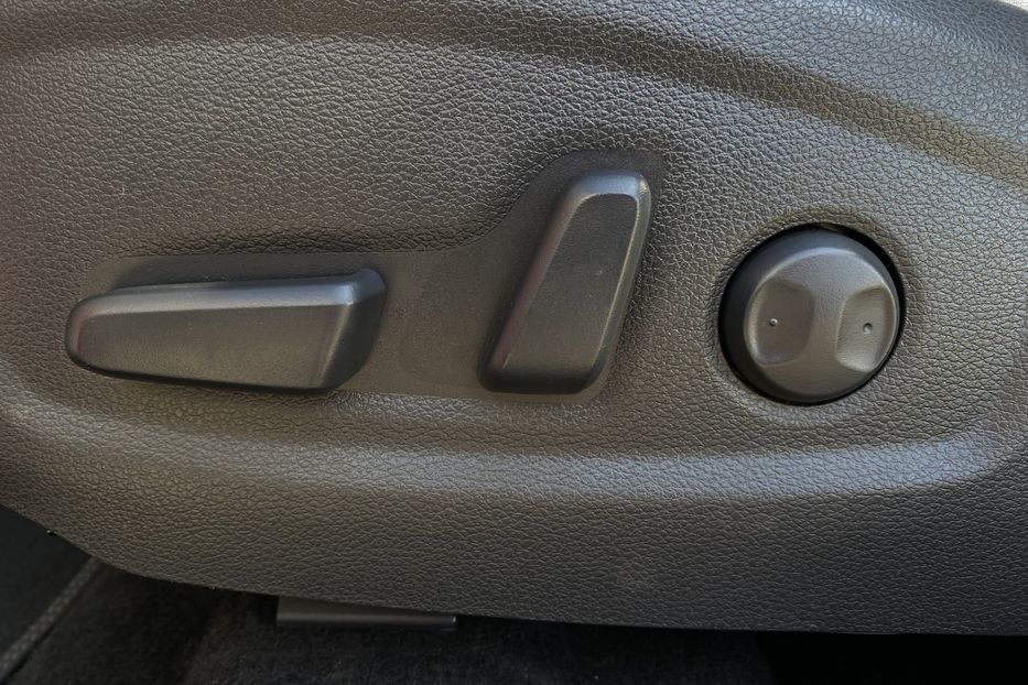 Продам Hyundai Kona 64кВт Проекція Підігрів сидінь 2021 года в Львове