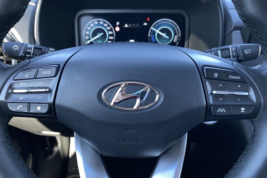 Продам Hyundai Kona 64кВт Проекція Підігрів сидінь 2021 года в Львове