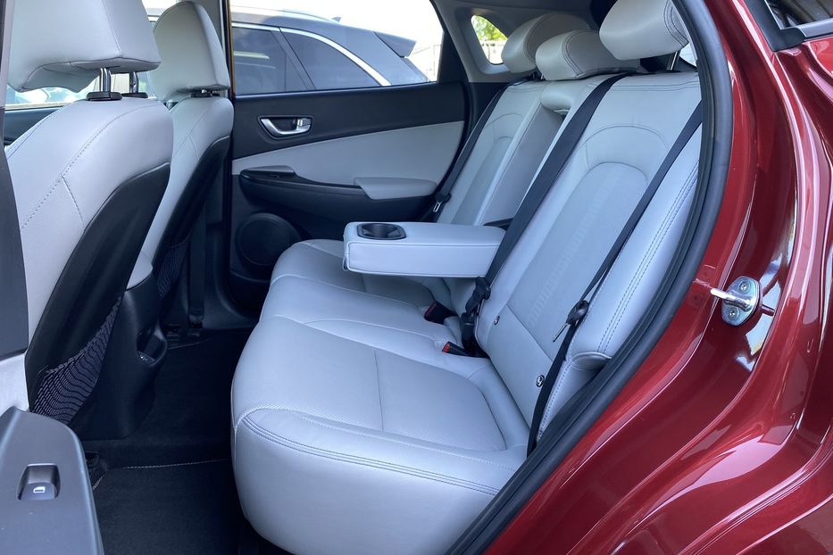 Продам Hyundai Kona 64кВт Проекція Підігрів сидінь 2021 года в Львове