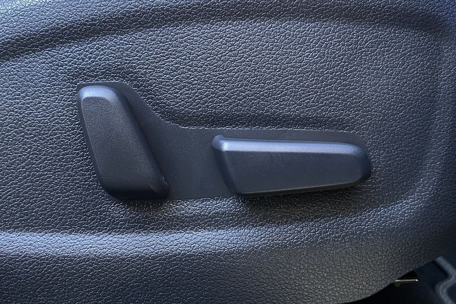 Продам Hyundai Kona 64кВт Проекція Підігрів сидінь 2021 года в Львове