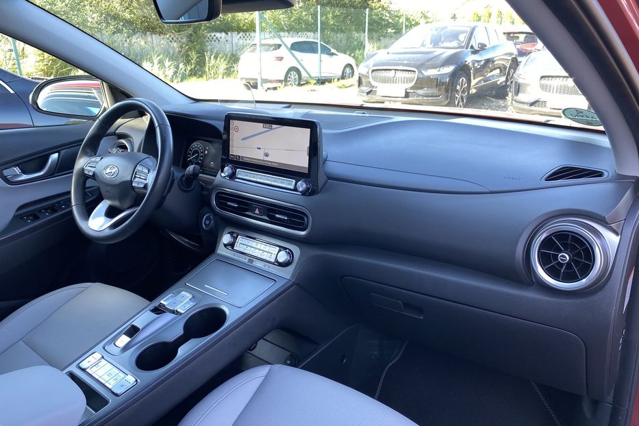 Продам Hyundai Kona 64кВт Проекція Підігрів сидінь 2021 года в Львове