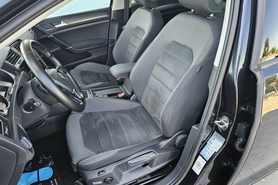 Продам Volkswagen Golf VII WEBASRO PANORAMA Comfortline  2019 года в Львове