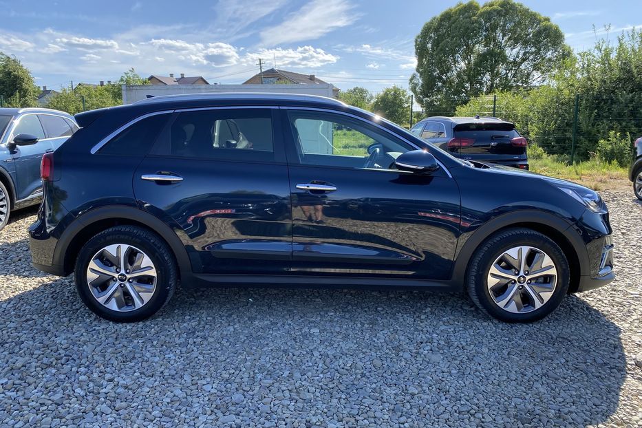 Продам Kia Niro 64кВтМакс.компл. К-т коліс  2021 года в Львове