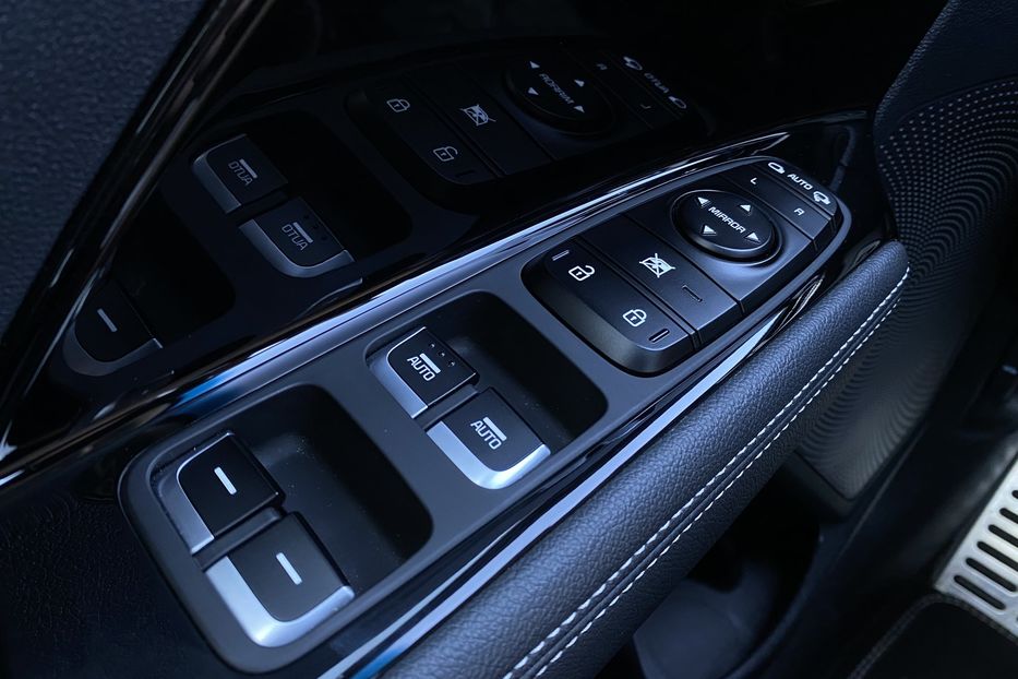Продам Kia Niro 64кВтМакс.компл. К-т коліс  2021 года в Львове