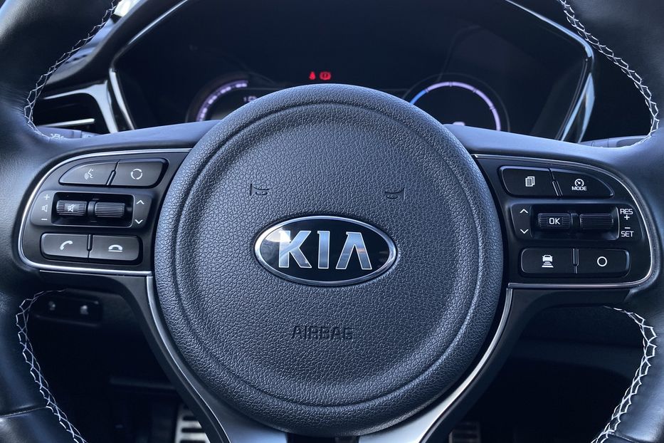 Продам Kia Niro 64кВтМакс.компл. К-т коліс  2021 года в Львове