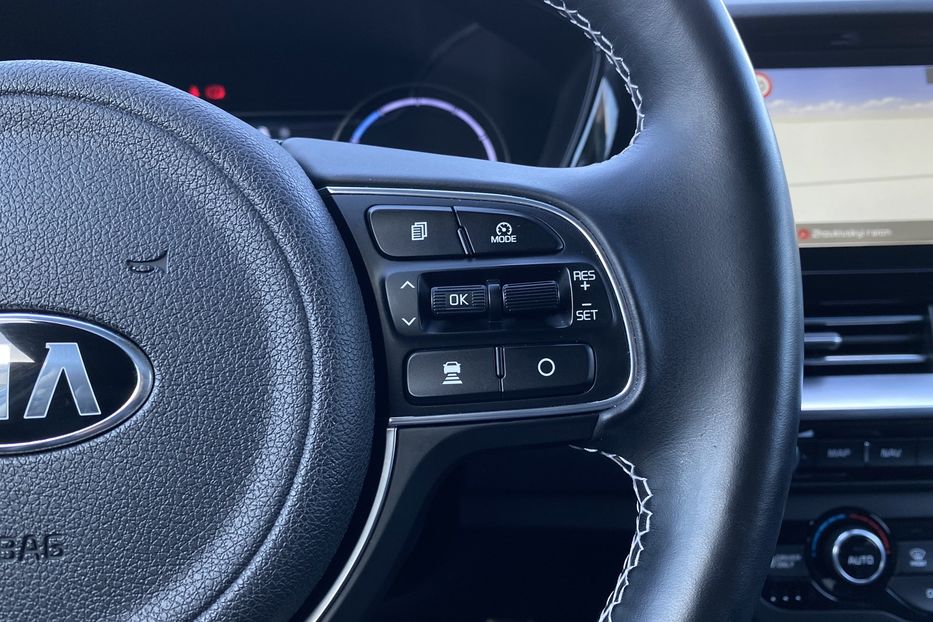 Продам Kia Niro 64кВтМакс.компл. К-т коліс  2021 года в Львове