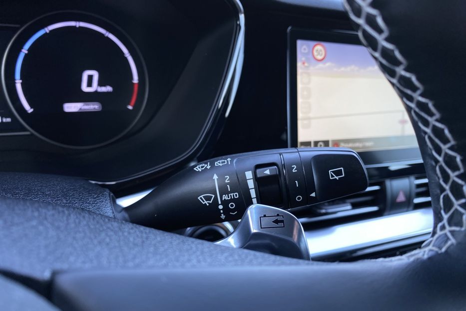 Продам Kia Niro 64кВтМакс.компл. К-т коліс  2021 года в Львове