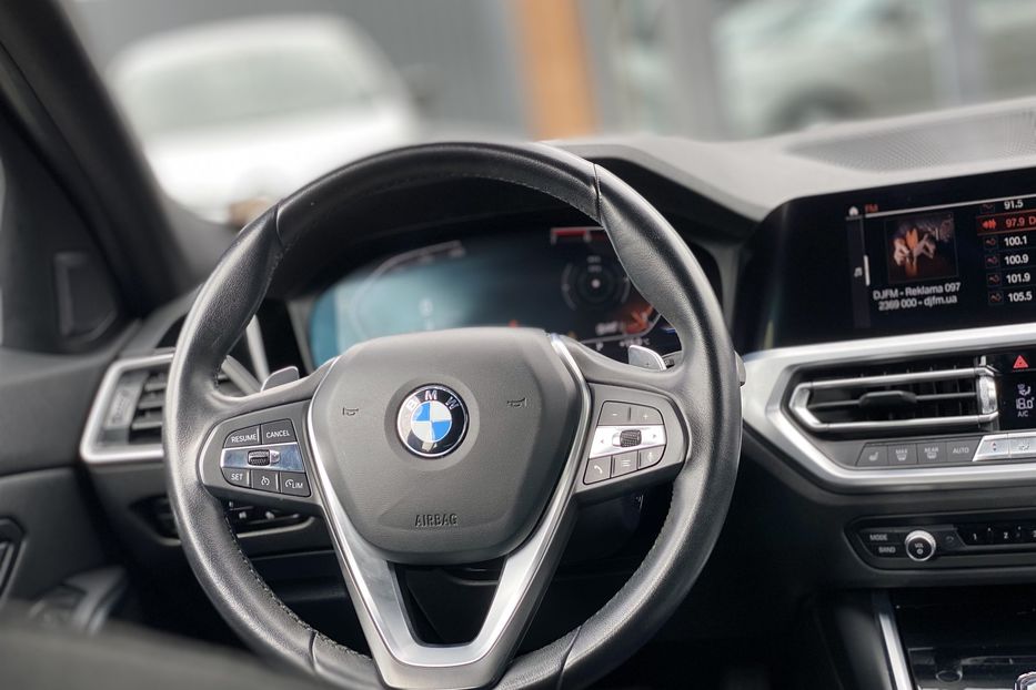 Продам BMW 330 2019 года в Луцке