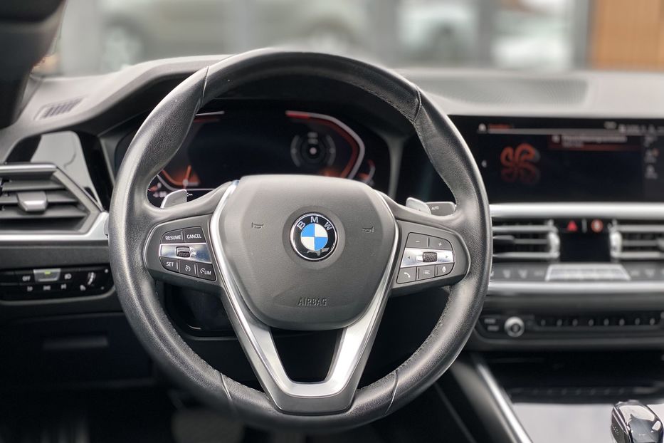 Продам BMW 330 2019 года в Луцке
