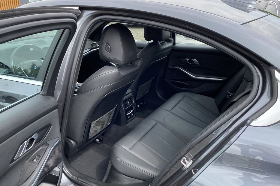Продам BMW 330 2019 года в Луцке