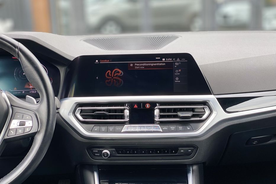 Продам BMW 330 2019 года в Луцке