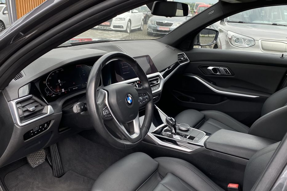 Продам BMW 330 2019 года в Луцке