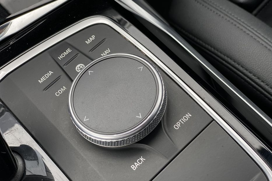 Продам BMW 330 2019 года в Луцке