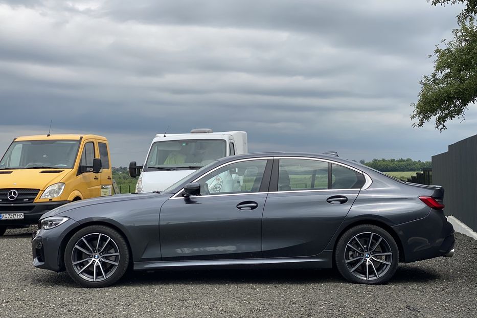 Продам BMW 330 2019 года в Луцке