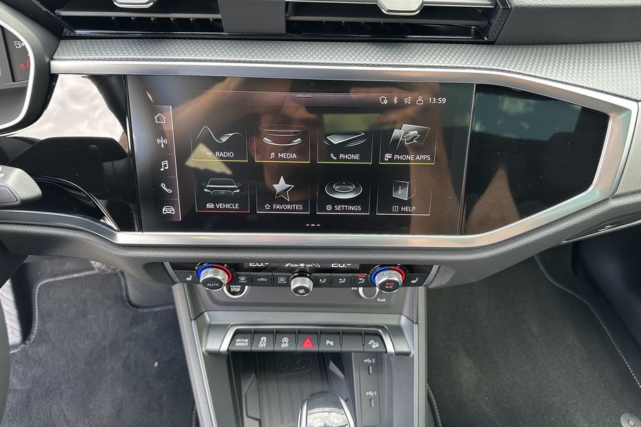 Продам Audi Q3 Premium Plus S-Line 45TFSI  2024 года в Киеве