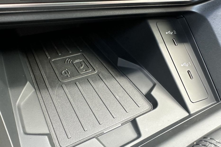 Продам Audi Q3 Premium Plus S-Line 45TFSI  2024 года в Киеве