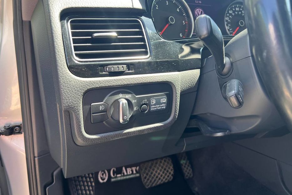 Продам Volkswagen Touareg 2011 года в Черновцах