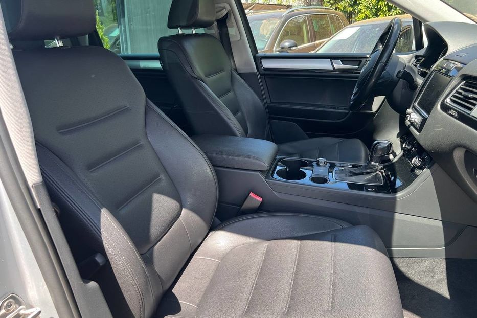 Продам Volkswagen Touareg 2011 года в Черновцах
