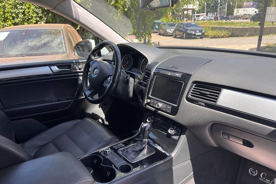 Продам Volkswagen Touareg 2011 года в Черновцах