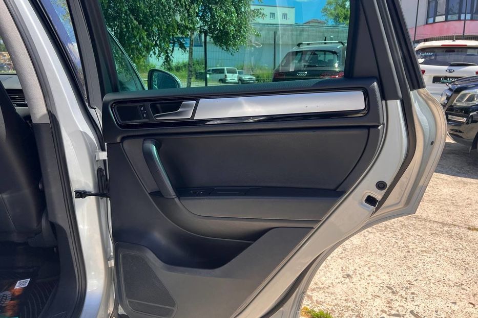 Продам Volkswagen Touareg 2011 года в Черновцах