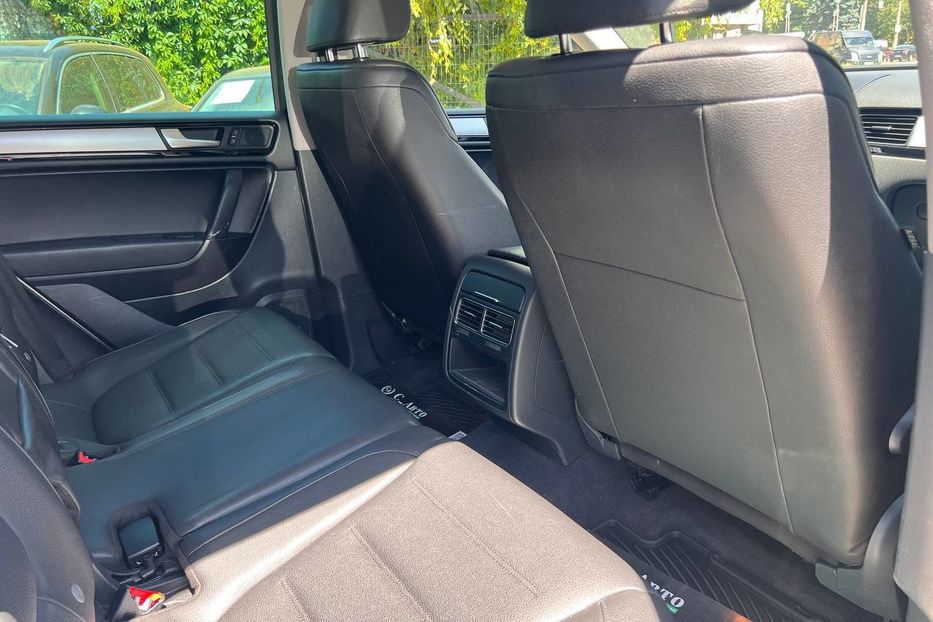 Продам Volkswagen Touareg 2011 года в Черновцах