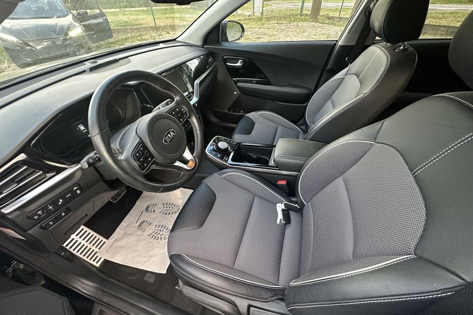 Продам Kia Niro 64квт  2021 года в Львове