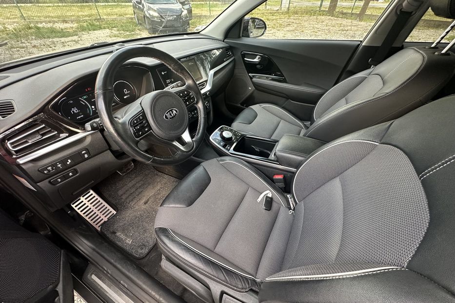 Продам Kia Niro 64квт 2021 года в Львове