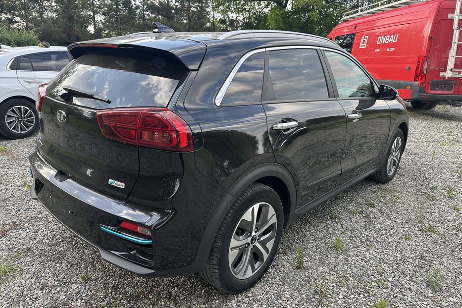 Продам Kia Niro 64квт 2021 года в Львове