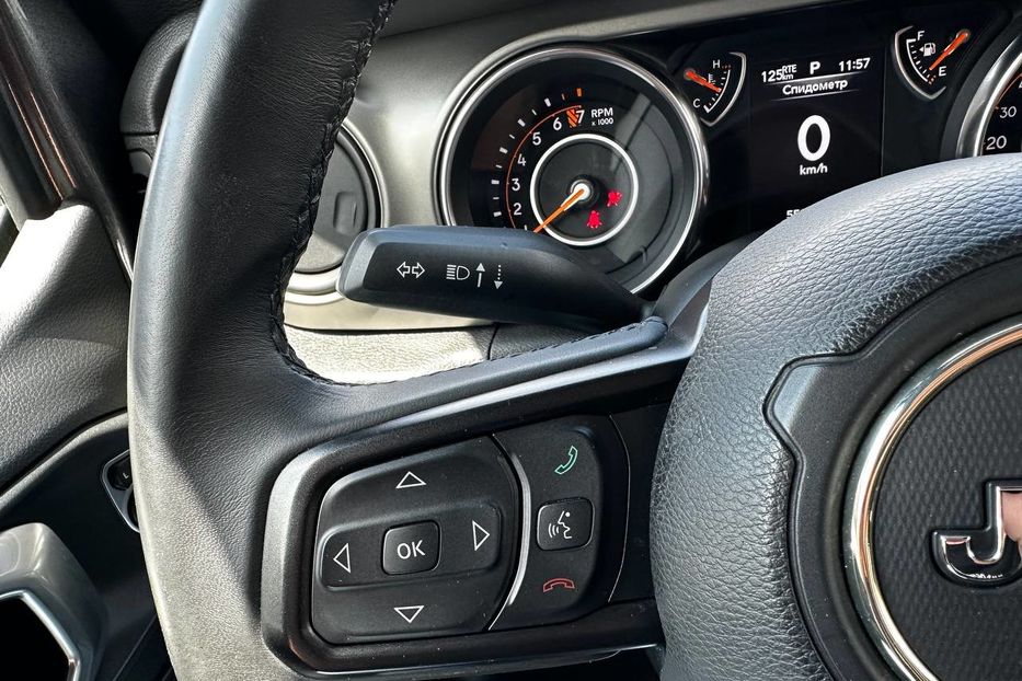 Продам Jeep Wrangler AWD Sport 2018 года в Киеве